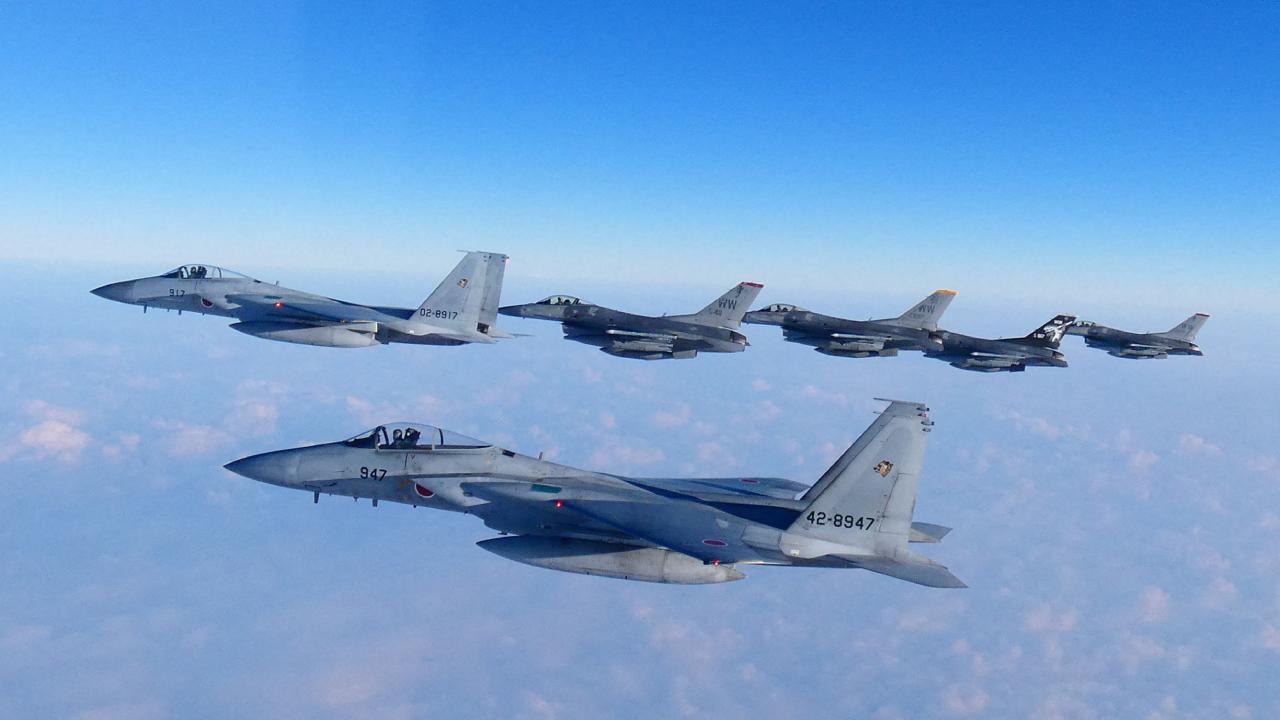 f-16-2000938.jpg