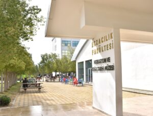 YDÜ, Eczacılık Fakültesi (1)