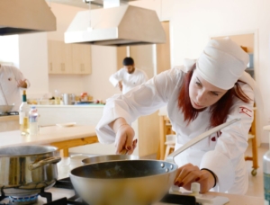 YDÜ Turizm Fakültesi Mutfağı (2)