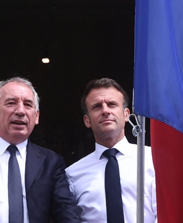bayrou-macron-afp-2315636.jpg