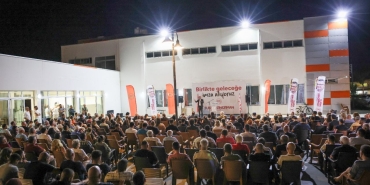 07e5aac7-0d07-4030-bbff-c64df2f6dce0