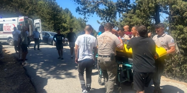 1756732203557ARAÇLA UÇURUMA DÜŞTÜ (4)