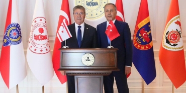 İçişleri Bakanı Yerlikaya, KKTC Başbakanı Üstel'le bir araya geldi