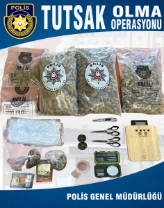 1759237973574TUTSAK OLMA OPERASYONU