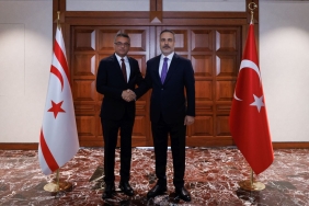 Dışişleri Bakanı Fidan, KKTC Cumhurbaşkanı Erhürman ile bir araya geldi