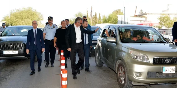 “Yoğunluğun azaltılması için Lefkoşa’da yeni bir araçlı geçiş noktası açılması gerekir” – Halkın Sesi