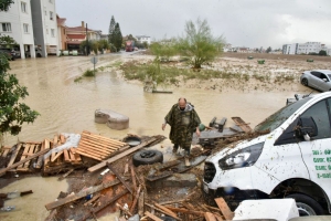 17652814189981765270386720Gönyeli su baskınları-TİM (3)