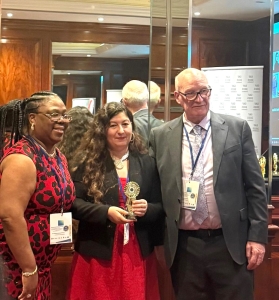 Prof. Dr. Zehra Altınay ve Prof. Dr. Fahriye Altınay Ödül (1)