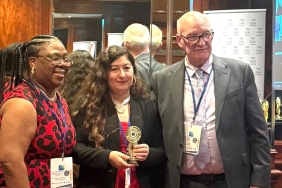 Prof. Dr. Zehra Altınay ve Prof. Dr. Fahriye Altınay Ödül (1)