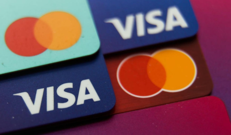visa-mastercard-2381215.jpg