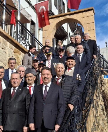 KKTC Başbakan Yardımcısı Ataoğlu, Beypazarı'nda Kıbrıs gazileriyle bir araya geldi