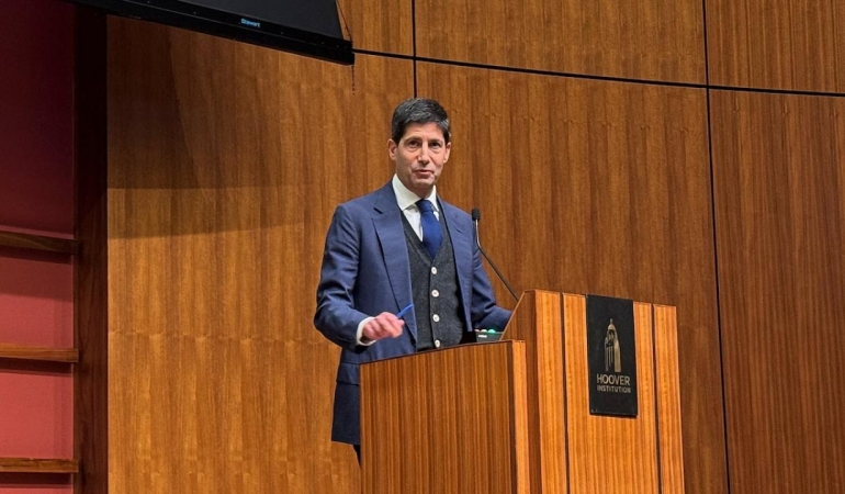 kevin-warsh-reu-2434381.jpg