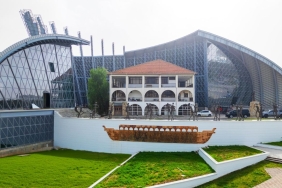 1 YDÜ Sanat Kütüphanesi