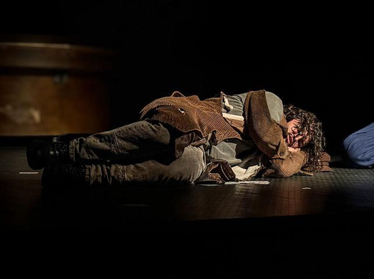 Beşparmaklar Tiyatro Festivali’nde “Raskolnikov” Büyüledi