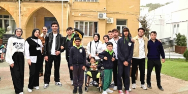 Bir Sahne, Bir Tebessüm, YDÜ (1)