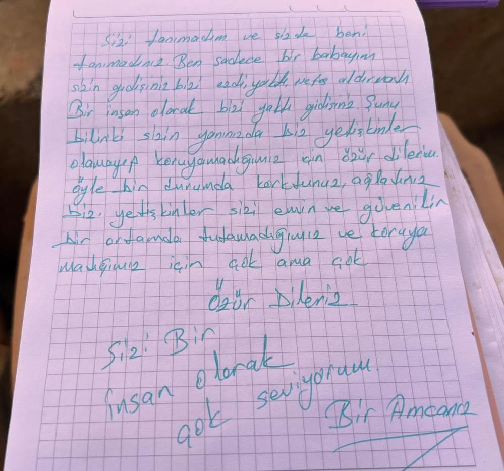 Kahramanmaraş’ta Okul Saldırısı Sonrası Yürek Yakan Detay: Miniklerin Mezarlarına Bırakılan Notlar Duygulandırdı