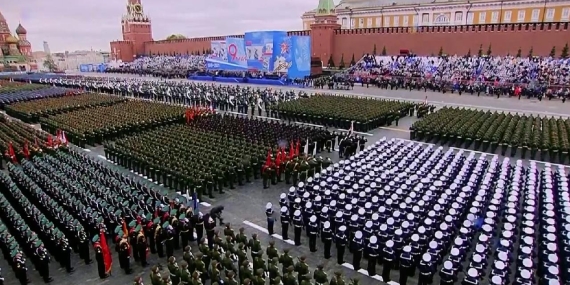 rusya-zafer-gunu-trt-haber-1577537.jpg