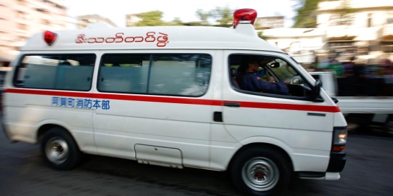 myanmar-ambulance-reu-2465100.jpg