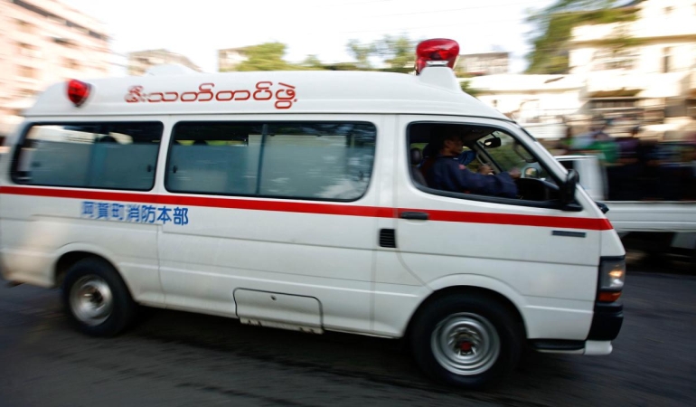 myanmar-ambulance-reu-2465100.jpg