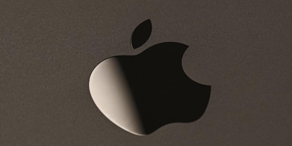 apple-aa-2164125.jpg