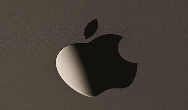 apple-aa-2164125.jpg