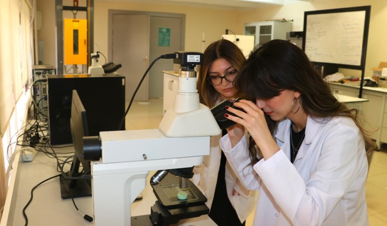 gaziantep-uni-muhendislik-ogrenci-arastirma-aa-2470573.jpg