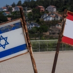 lubnan-israil-bayrak-reu-2471958.jpg