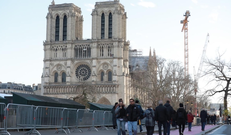 notre-dame-katedrali-aa-2311406.jpg