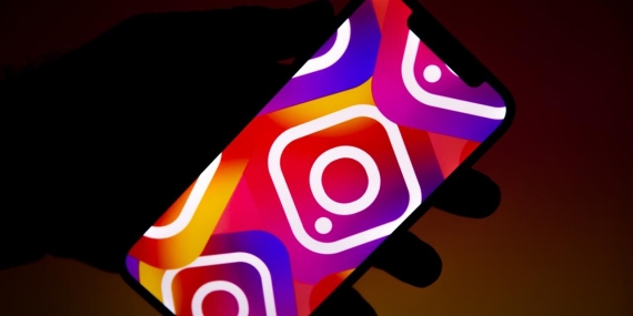 instagram-aa-2068433.jpg