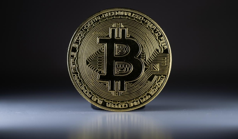bitcoin-aa-2167612.jpg