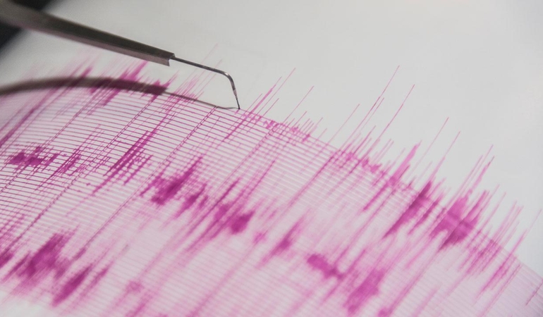 deprem-2480656.jpg