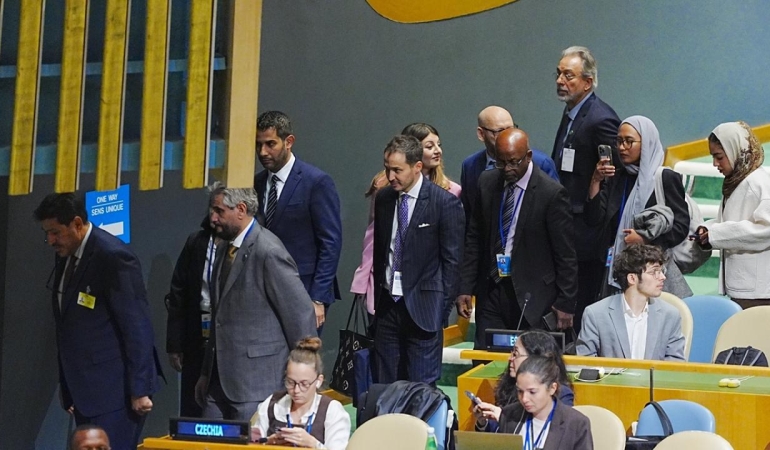 bm-salon-netanyahu-aa-2491006.jpg
