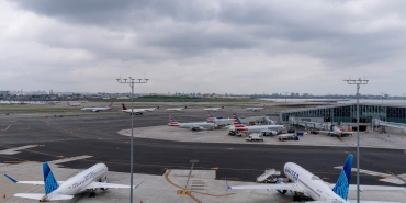 laguardia-airport-a-2490021.jpg