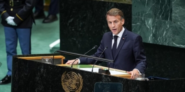 macron-bm-aa-2490307.jpg