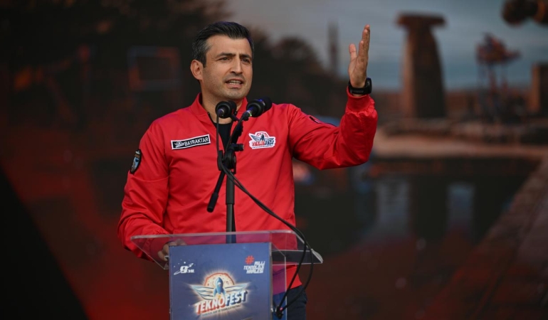 selcuk-bayraktar-teknofest-aa-2492356.jpg