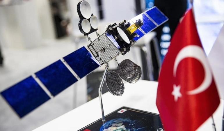 turksat-uydu-2069028.jpg