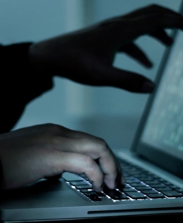 bilgisayar-korsan-hacker-2454204.jpg