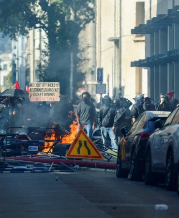 fransa-lise-protesto-eylem-liseliler-reu-2493670.jpg