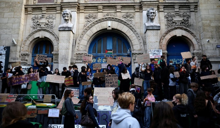 fransa-protesto-liseliler-eylem-reu-2493479.jpg