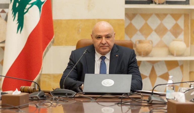 joseph-avnaa-2368117.jpg