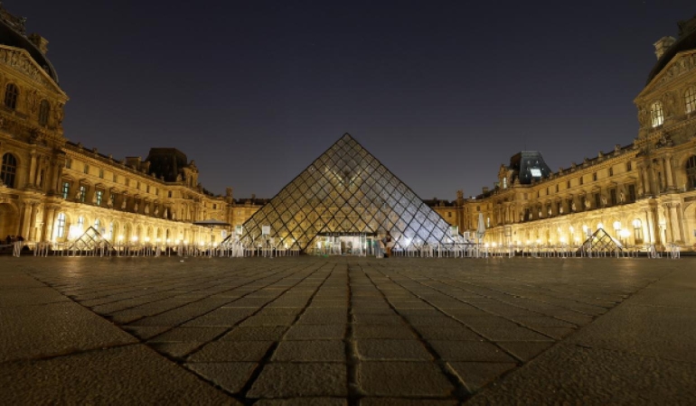 louvre-muzesi-reuter-1846115.jpg