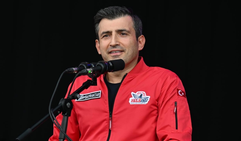 selcuk-bayraktaraa-2493290.jpg